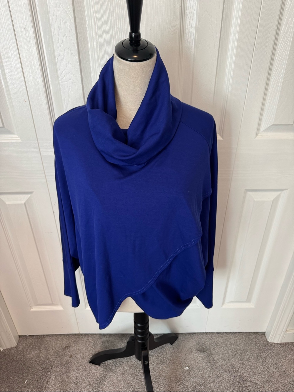 Joseph Ribkoff Size 14 Blue Top - Picture 2 of 15